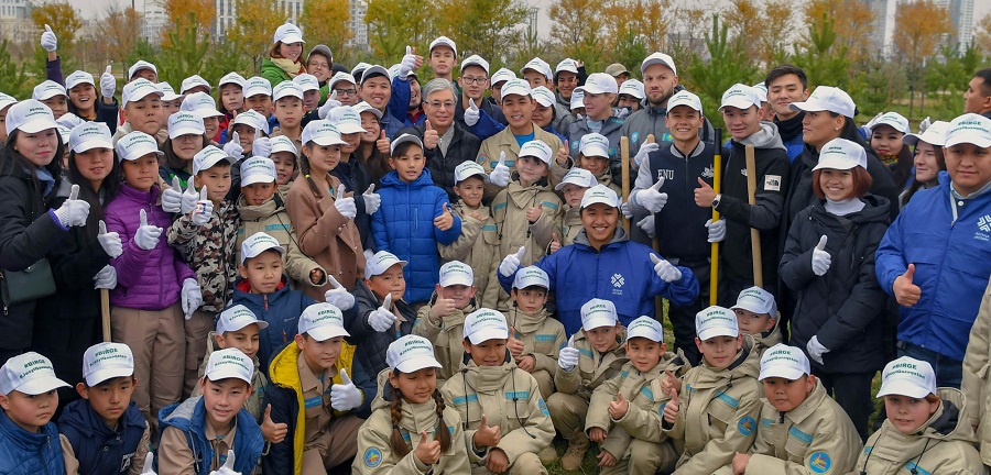 Президент Казахстана принял участие в общегородском субботнике