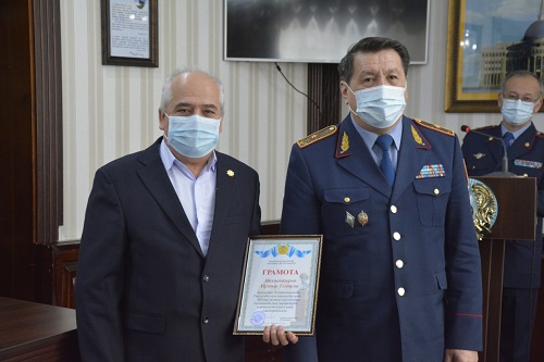 Начальник ДП Жамбылской области встретился с ветеранами ОВД накануне Дня Независимости Республики Казахстан.