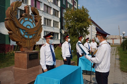 В Петропавловске молодые полицейские принесли присягу в преддверии Дня Конституции