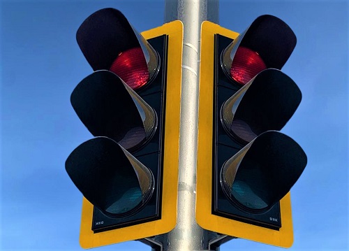 На 5 перекрестках улиц изменен режим работы светофоров