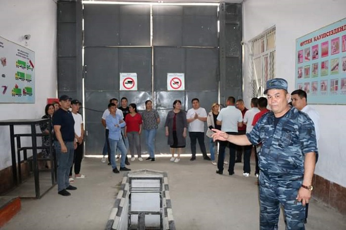 В Кызылорде  госслужащим устроили экскурсию в следственный изолятор