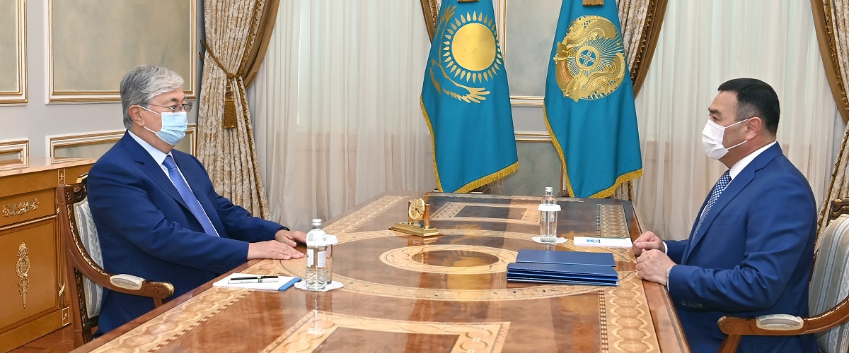 Глава государства принял Председателя КНБ Ермека Сагимбаева