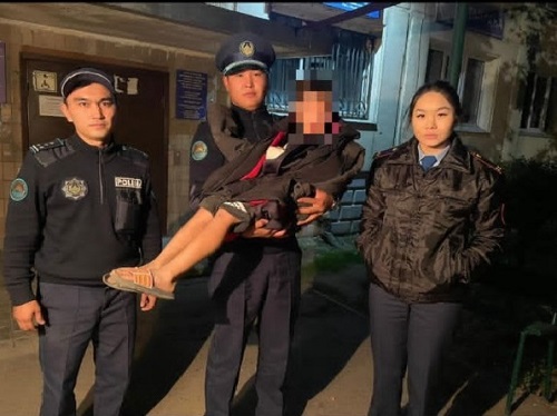 Пропавшего 8-летнего мальчика за 2 часа нашли  полицейские Усть-Каменогорска