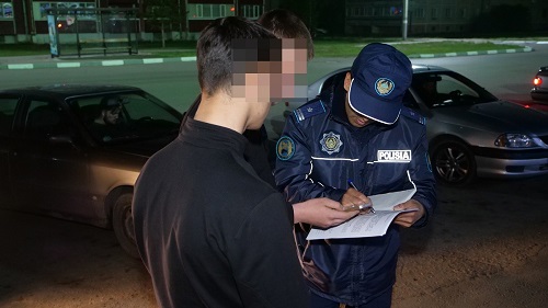 449 ночных гуляний подростков выявили полицейские Петропавловска за 6 месяцев