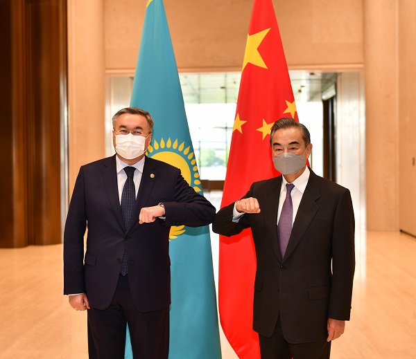 О двусторонних встречах Министра М.Тлеуберди с главами МИД  Китая и Кыргызстана