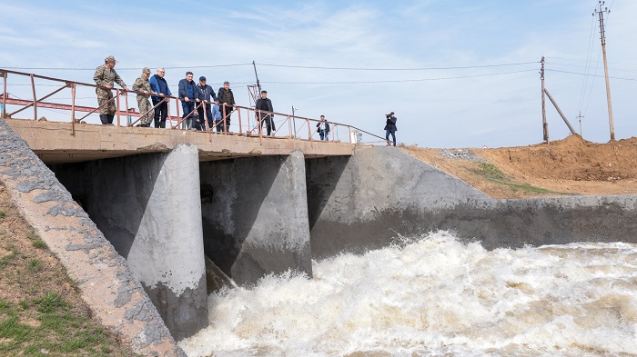 Олжас Бектенов проверил состояние гидросооружений с учетом прогнозов второй волны паводков в западных регионах