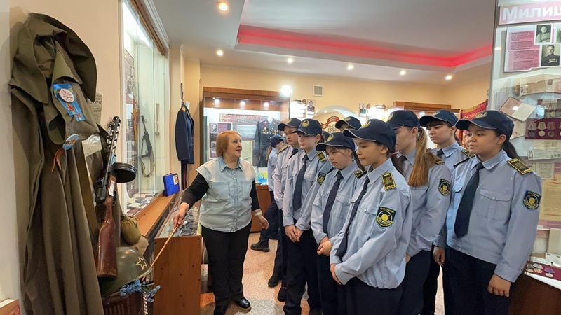 Первые шаги «юных полицейских»: в СКО школьники увидели работу полиции изнутри
