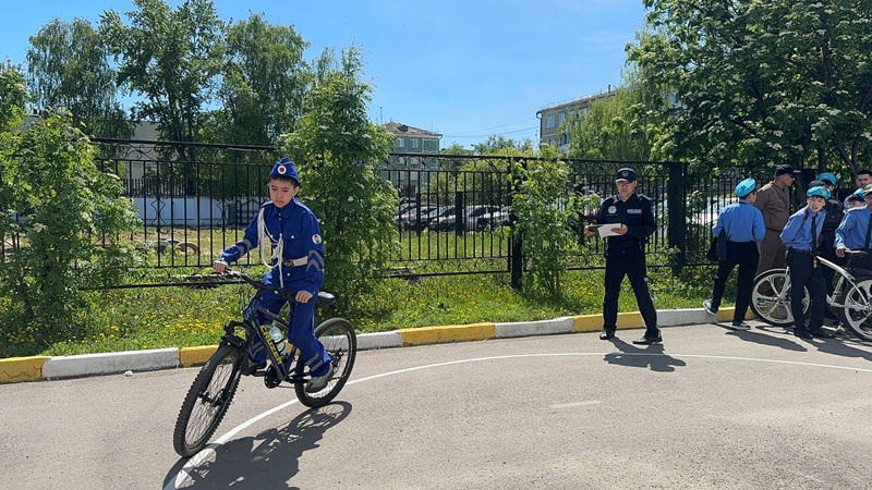 Лучших знатоков ПДД среди школьников выбрали полицейские в Петропавловске
