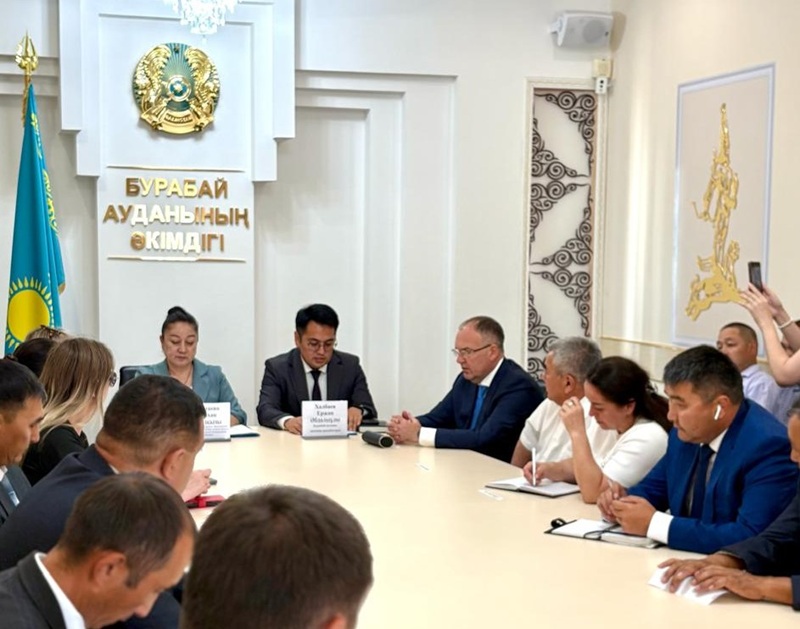 В Бурабайском районе обсудили новые стандарты госуправления и антикоррупционной политики