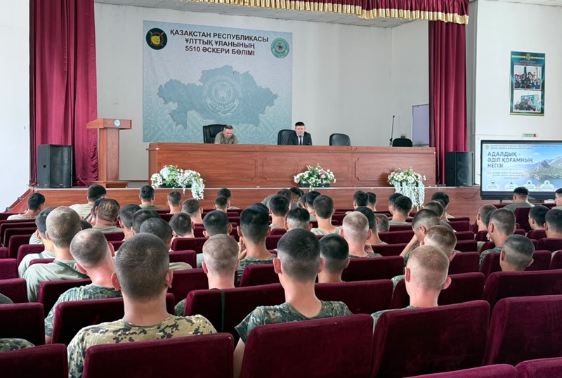 Более 100 военнослужащих приняли участие в антикоррупционном семинаре